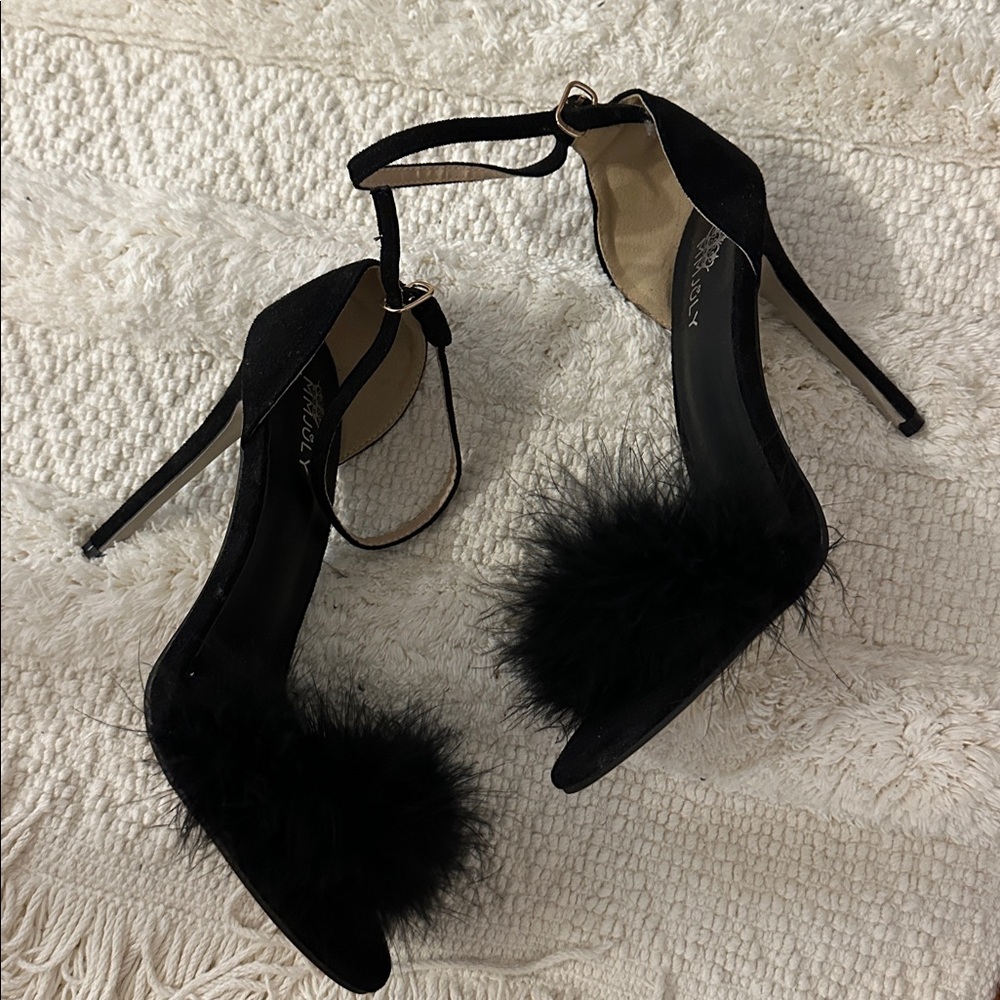 Chic Black Heels with Feather Accent